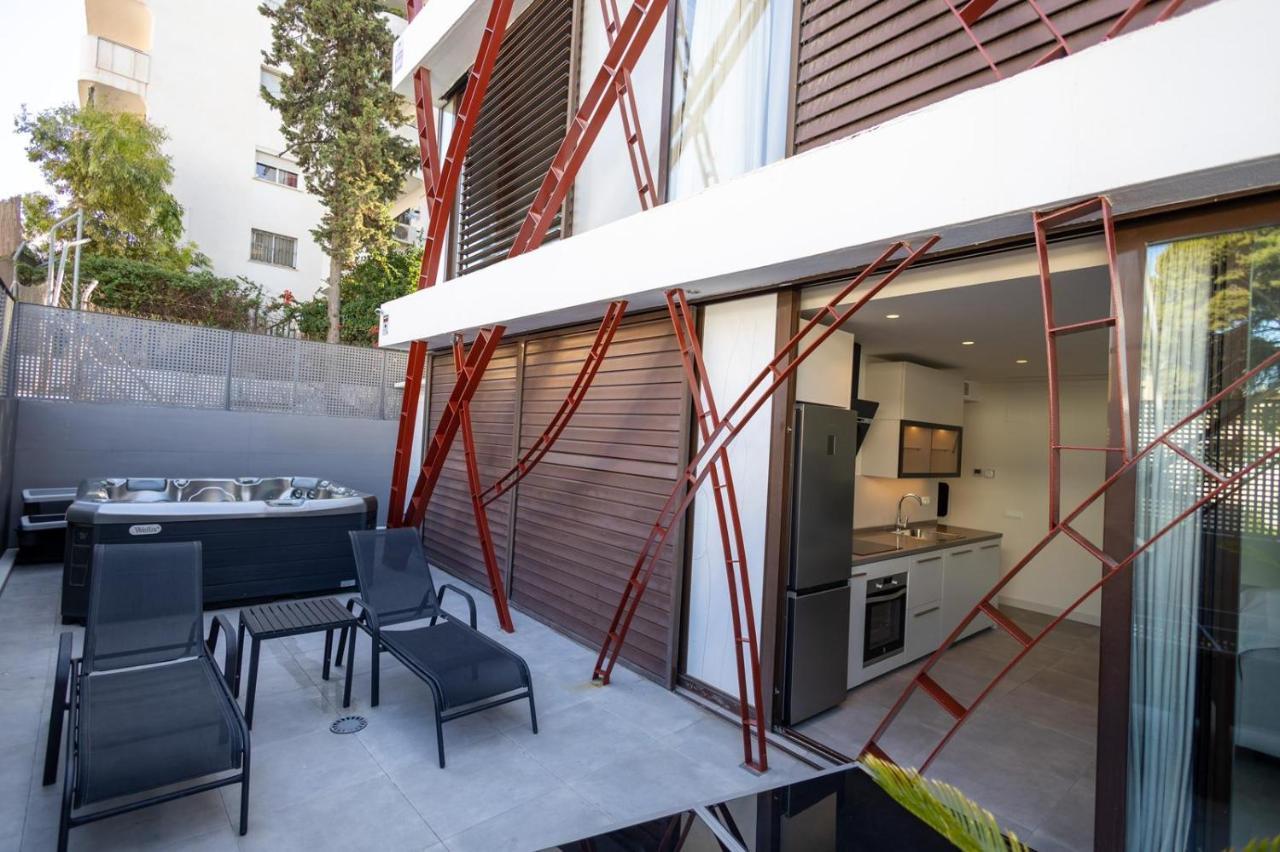 Nogalera Quintessence Apartment With Private Parking By Namaste Elite Torremolinos Bagian luar foto