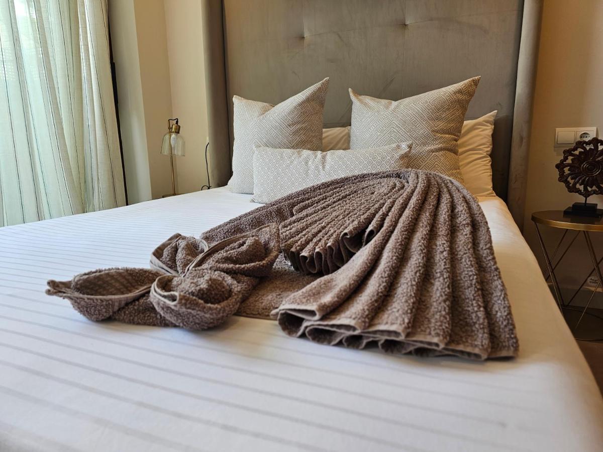 Nogalera Quintessence Apartment With Private Parking By Namaste Elite Torremolinos Bagian luar foto